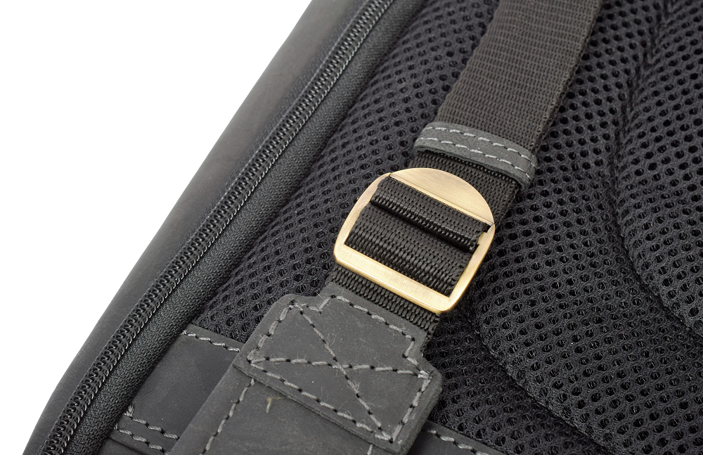 Menzo MB80 - Rucksack Büffelleder/schwarz für 15,6 Zoll Laptop